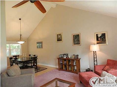 3rd image of 856 Peppertree Dr