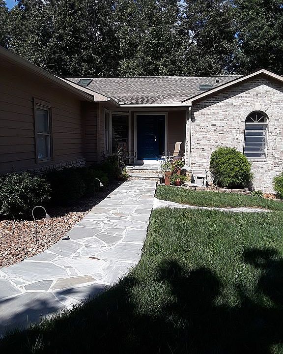 1st image of 329 Beachwood Dr