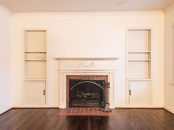 4th image of 2945 University Blvd