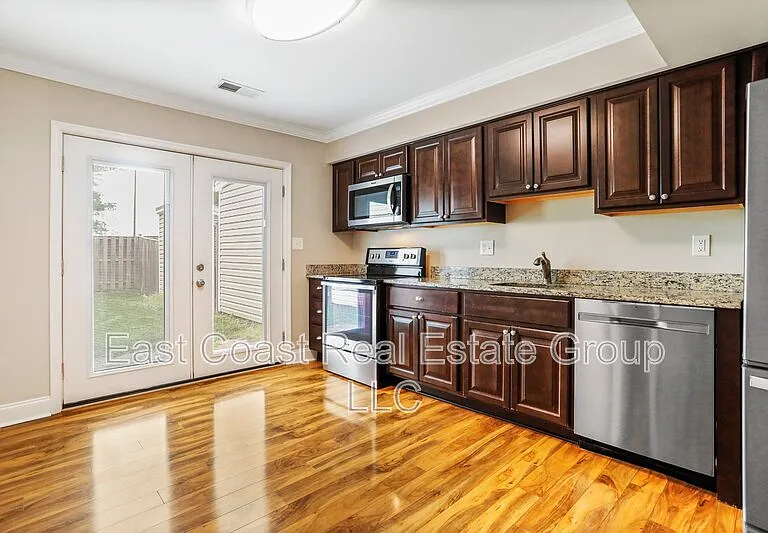 575 Lancaster Pl — Photo 7