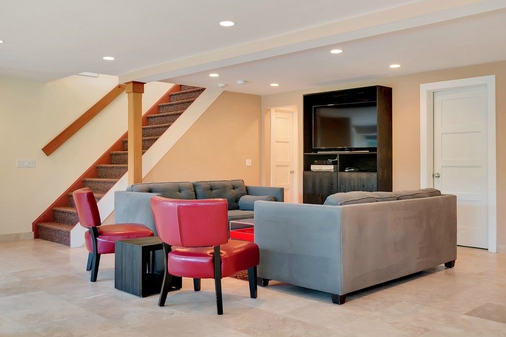  LOWER LEVEL LIVING SPACE