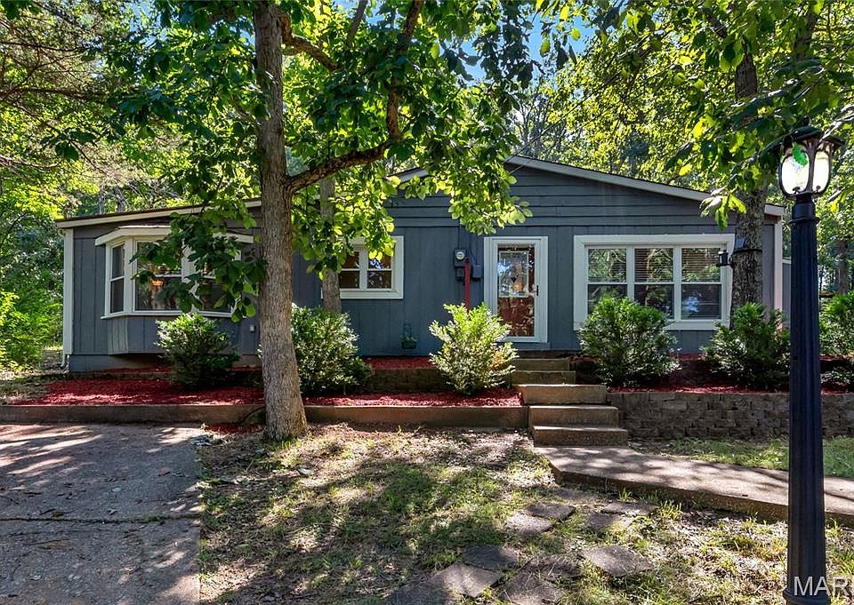 1st image of 109 N Lake Dr