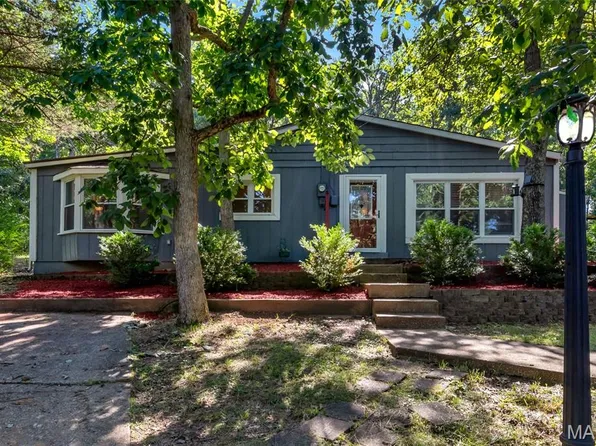 109 N Lake Dr, Hillsboro, MO 63050