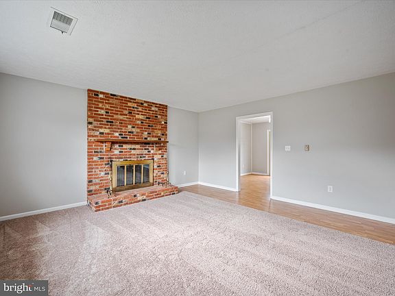 3rd image of 109 White Pine Cir