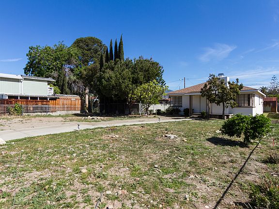 3rd image of 127 Miller Pl