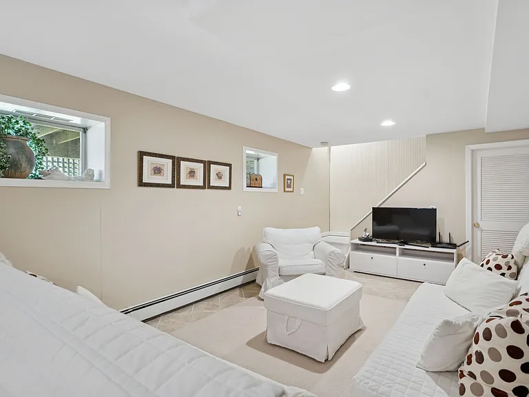 5 Washington Dr — Photo 14