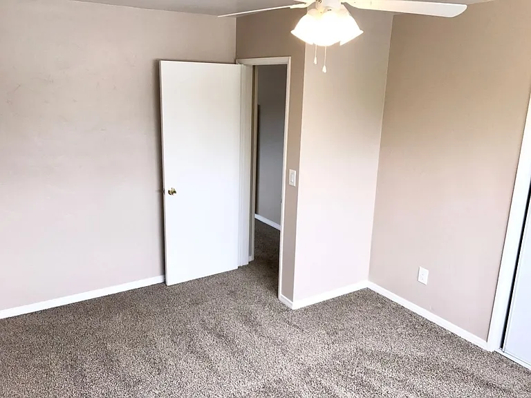 3144 Grape St — Photo 11