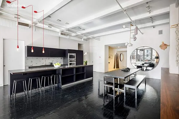 Sold by Sotheby's International Realty | media 4