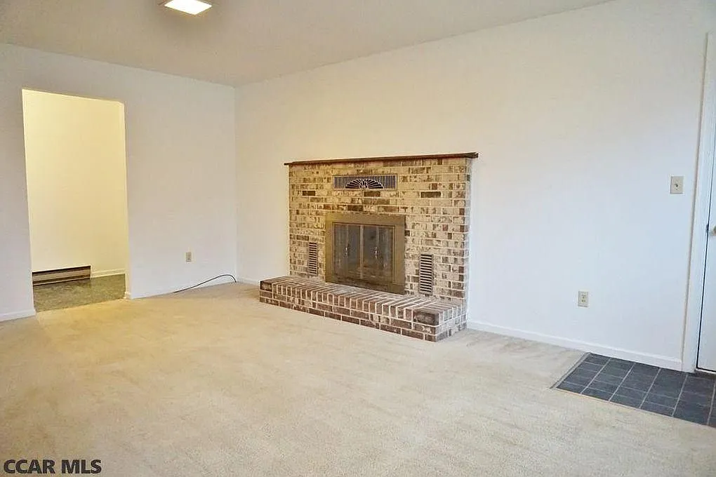 3 bed, 1590 sqft, $2,299 — Photo 3
