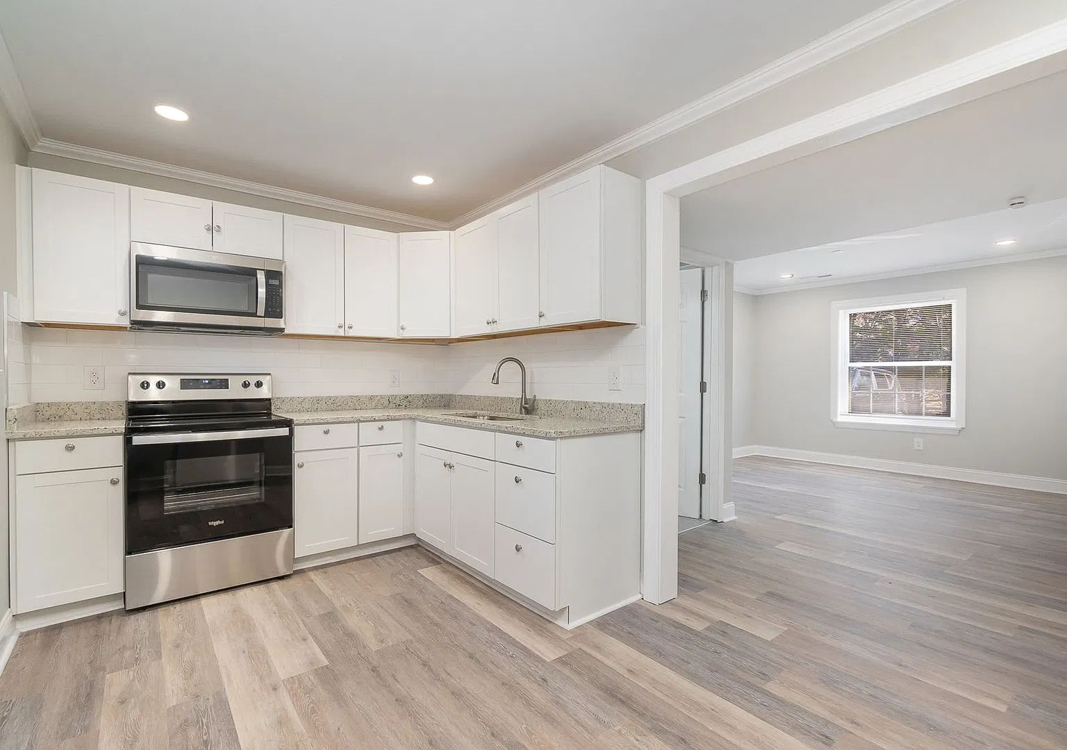Circle View Apartments — Photo 4
