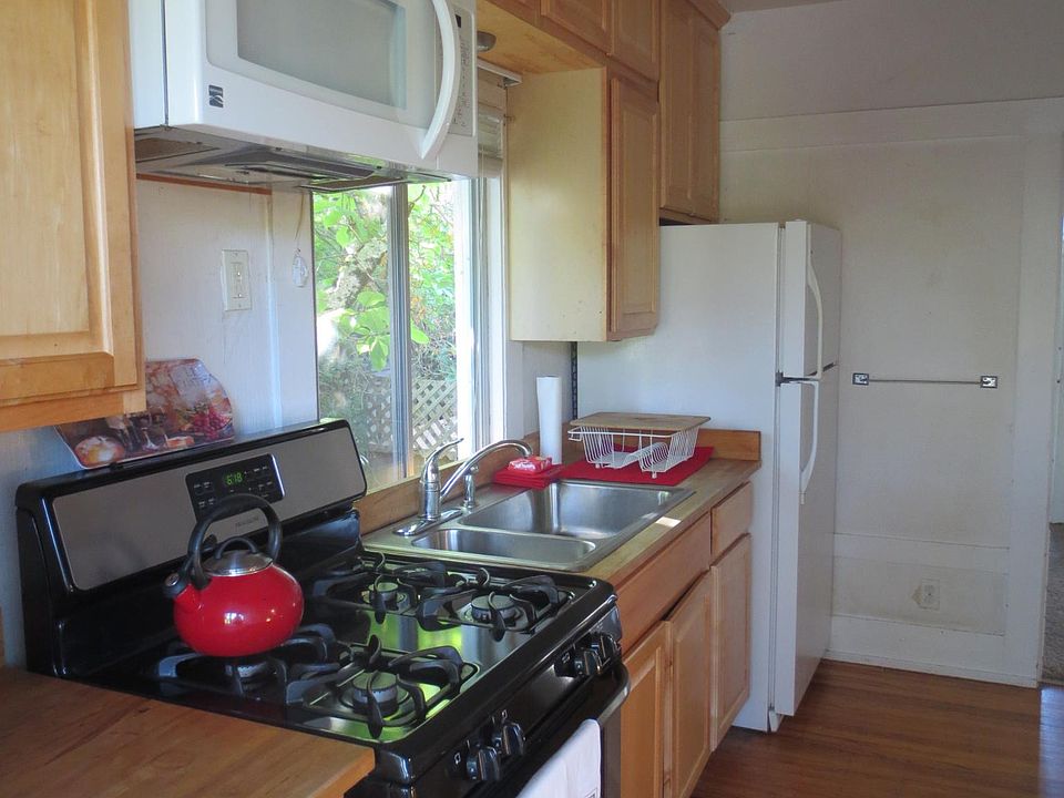 1st image of 140 Tunstead Ave