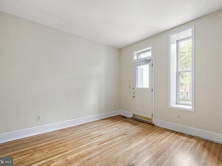 1401 Delaware Ave — Photo 9