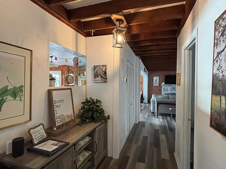 107 Cygnet Ln — Photo 3