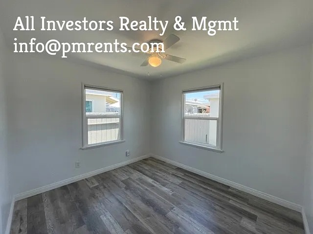 1922 S Tremont St #1922 — Photo 5