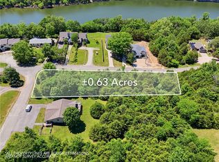 Clover Ln #28, Eureka Springs, AR 72631