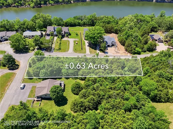 Clover Ln #28, Eureka Springs, AR 72631