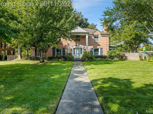 1445 Devonshire Rd, Grosse Pointe Park, MI 48230