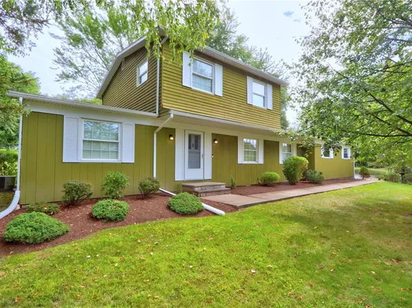 712 White Springs Dr, Geneva, NY 14456