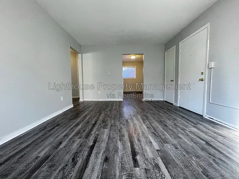 3215 Marshall Ave SE — Photo 3