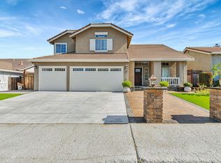 1700 Hemlock Ct, Hollister, CA 95023