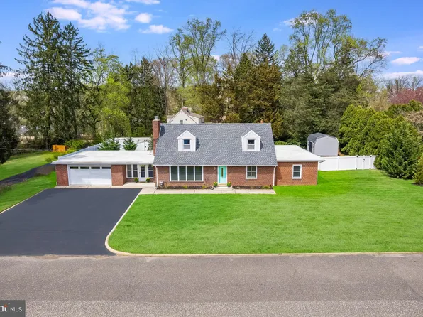 5 Spruce Ave, Bordentown, NJ 08505