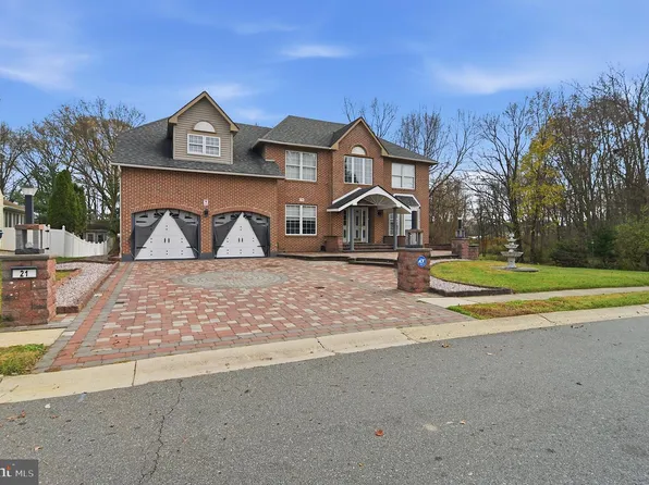 21 E Moyer Dr, Bear, DE 19701