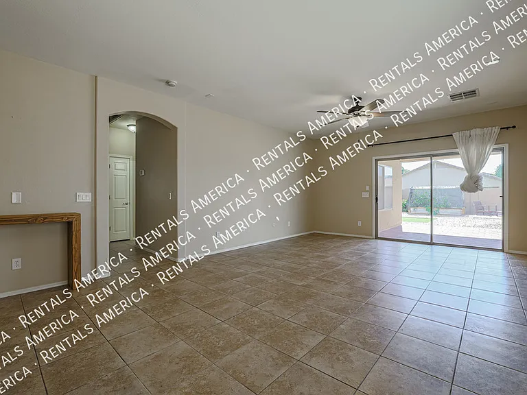 201 W Kona Dr — Photo 5