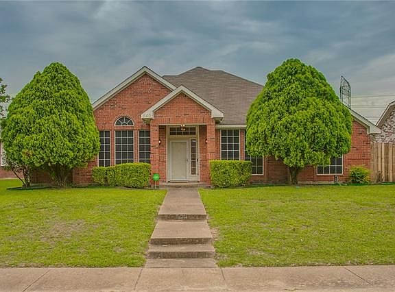 2nd image of 540 Saddle Head Dr