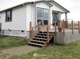 29 Little Island Ln, Cathlamet, WA 98612
