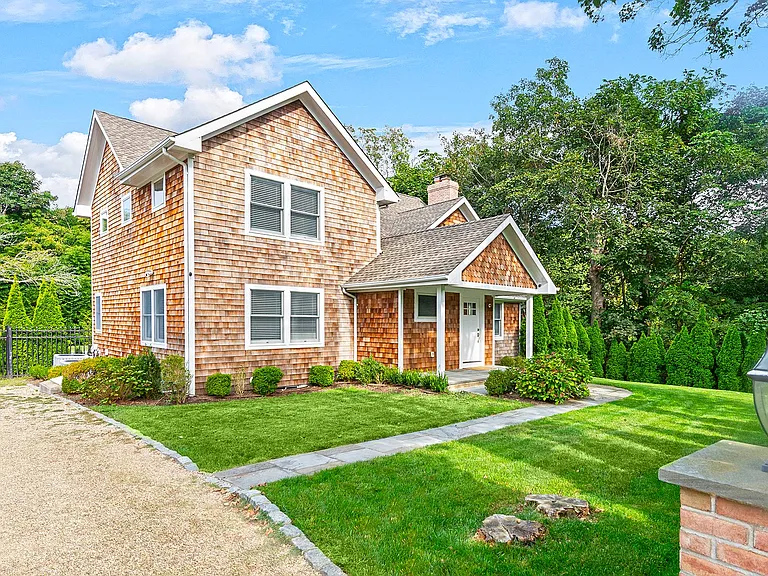 19 Barns Ln — Photo 1