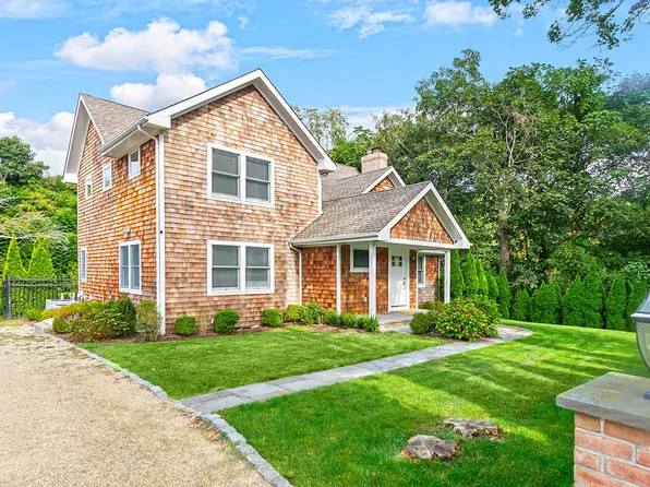 https://photos.zillowstatic.com/fp/f05685882672733d039c148daad3f608-p_e.webp