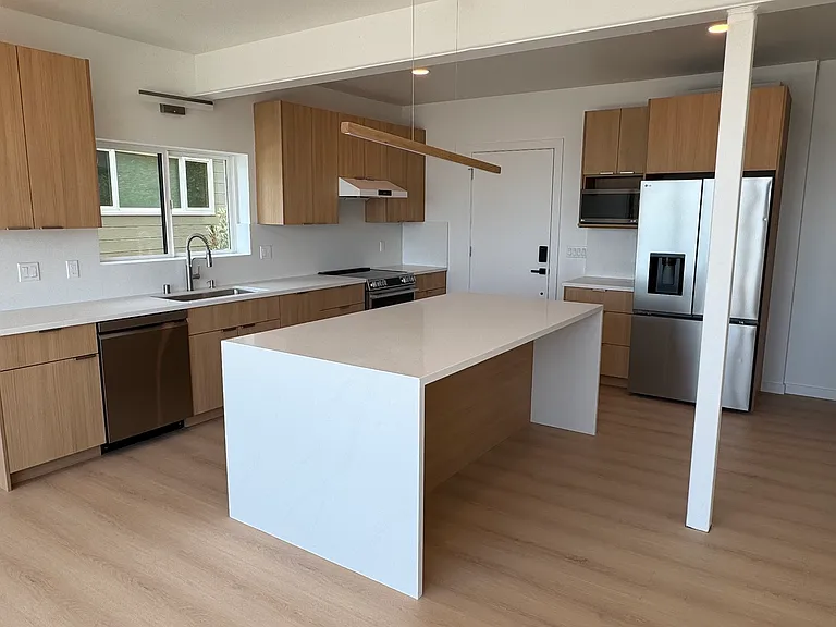 841 Ocean Ave #B — Photo 4