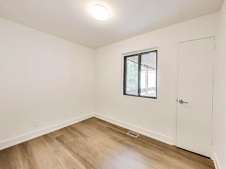 400 Woodsworth Rd #390 — Photo 16