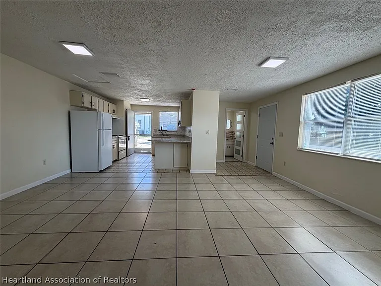 649 N Pine St — Photo 6