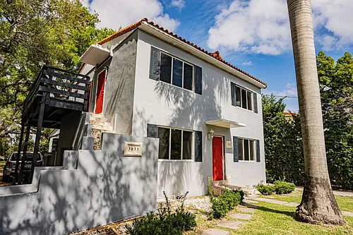 3031 NW 15th St #A Photo 1