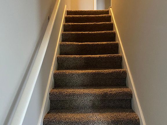 4th image of 216 Calumet Dr APT D