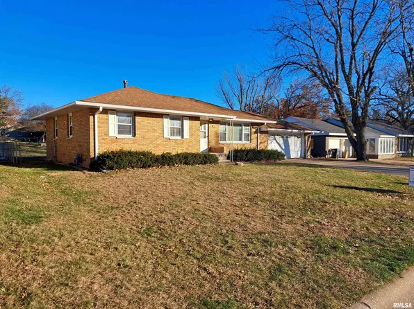 1010 5th Ave N, Clinton, IA 52732