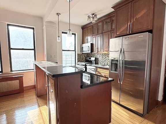 4th image of 675 W End Ave APT 12-A
