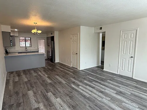 Floor plan E1