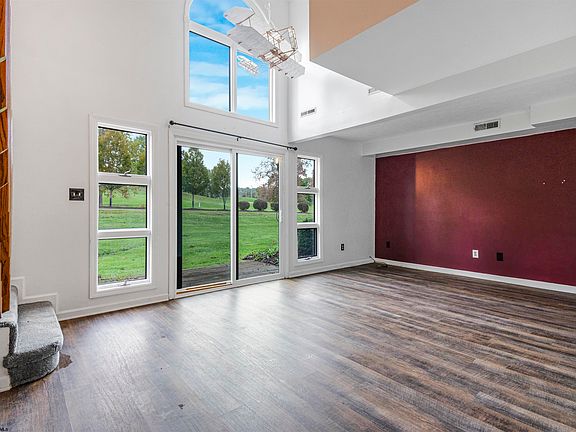 4th image of 1026 Greystone Cir