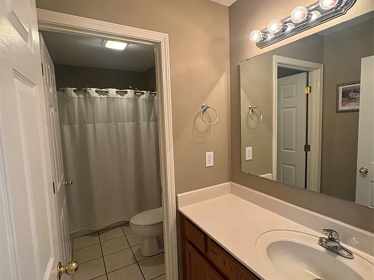 1025 Church St — Photo 12