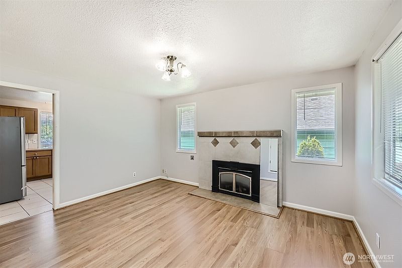 3rd image of 9253 3rd Avenue NW