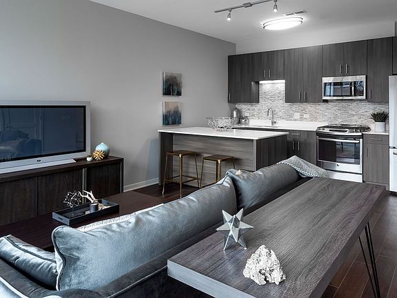 5th image of 1818 W Chicago Ave #414