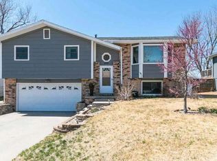 1512 Knollcrest Dr, Junction City, KS 66441