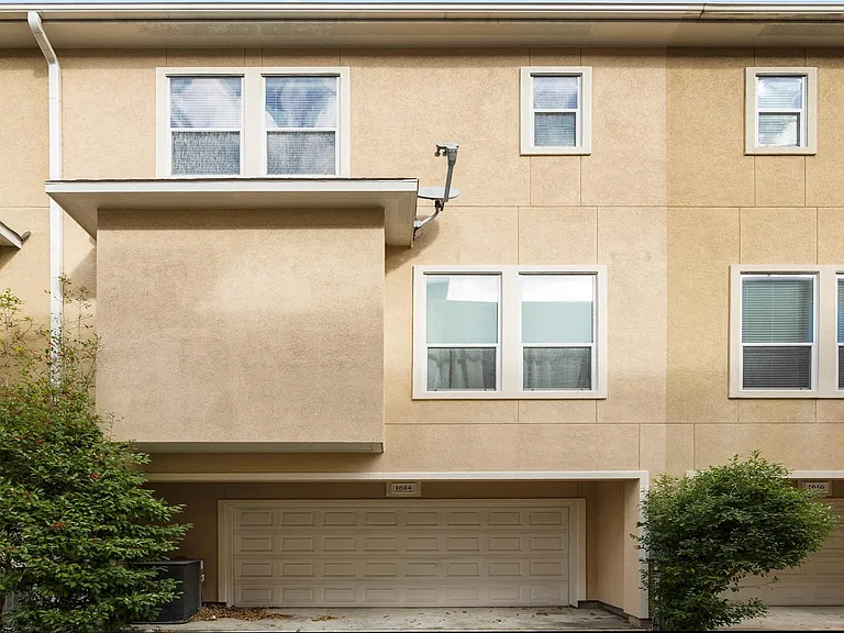 1614 Stuart St — Photo 35