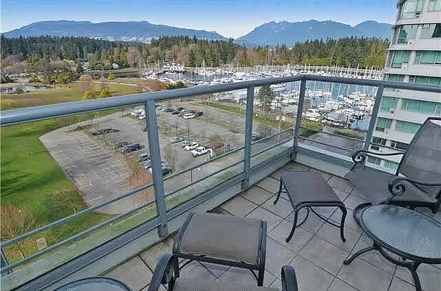 2 bed, 1070 sqft, $4,100 — Photo 3