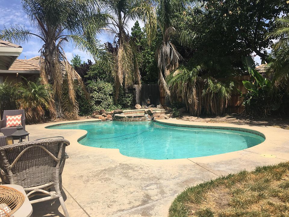 2nd image of 1571 Peony Dr