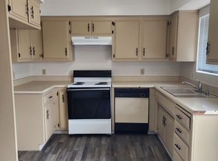 5101 Appleblossom Dr #7, Bakersfield, CA 93309