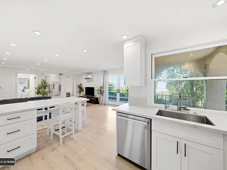2928 Las Alturas St #1/2 — Photo 8