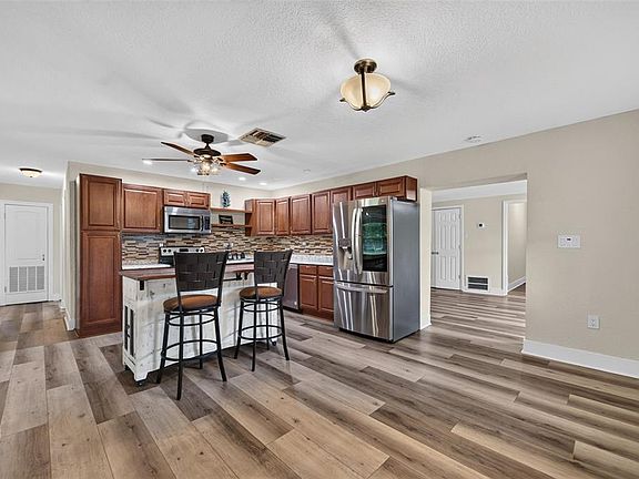 5th image of 20963 E COLONIAL DRIVE